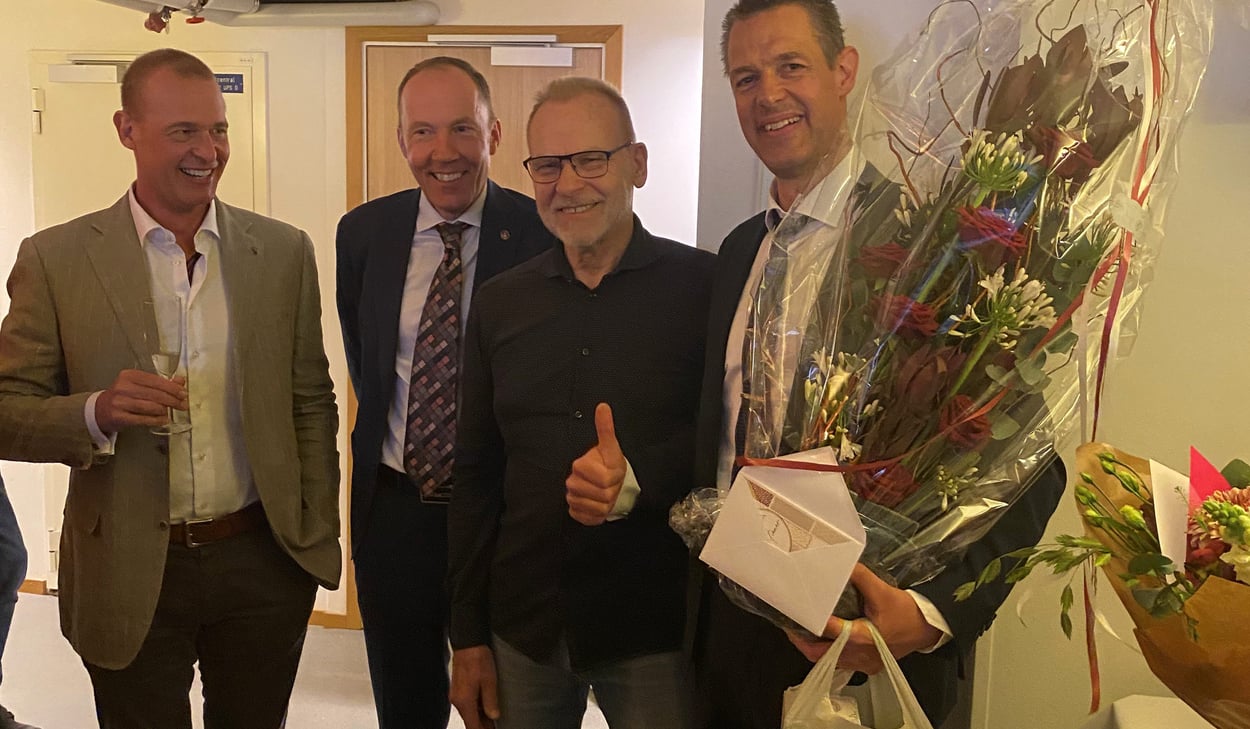 Professor Nils Hailer (biträdande handledare), professor Per Wretenberg (opponent), docent Gösta Ullmark (huvudhandledare) och ortoped Hampus Stigbrand själv i samband med disputationen. 
